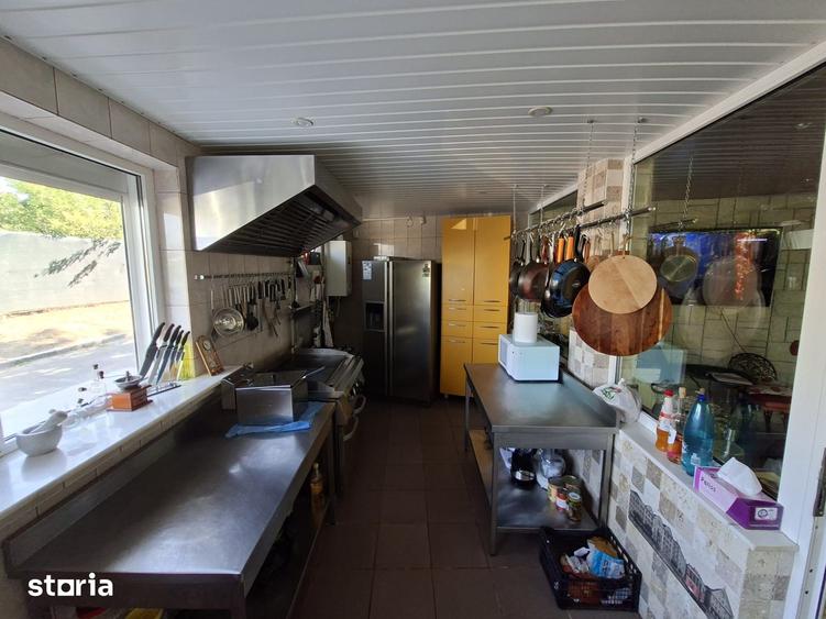 Casă cu 9 camere cu Teren 1000 Mp în Central