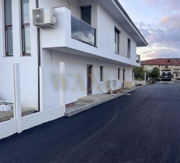 Duplex cu 4 camere cu Canalizare în Florești