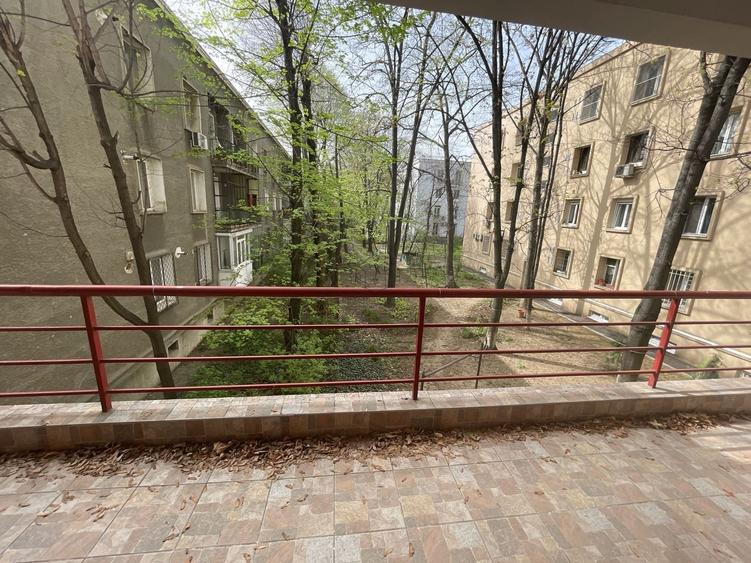 Apartament cu 3 camere decomandat, mobilat în Floreasca