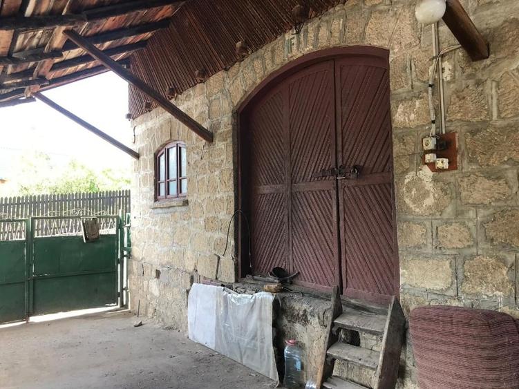 Casă individuală cu 4 camere cu Canalizare în Săhăteni