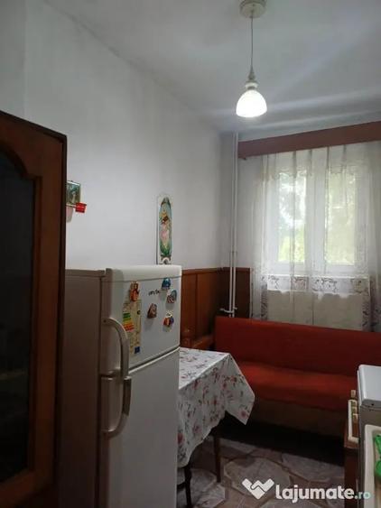 Apartament cu 2 camere decomandat în Coman