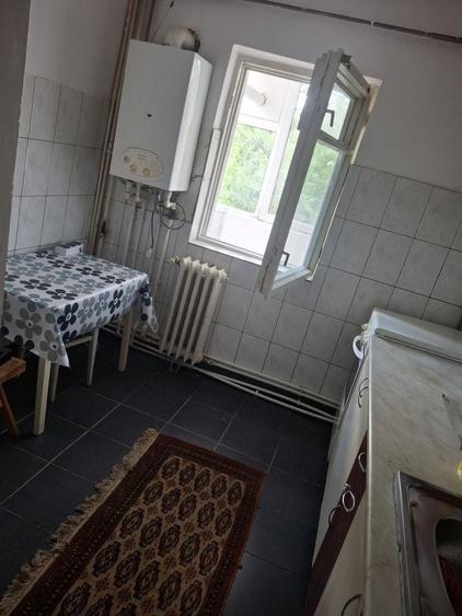 Apartament cu 2 camere decomandat în Nicolina