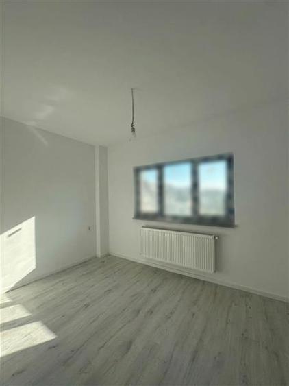 Apartament cu 2 camere decomandat în Vișani — fotografia 3