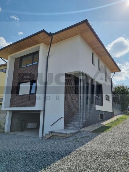 Casă individuală cu 5 camere cu Canalizare în Borhanci