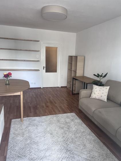 Apartament cu 2 camere decomandat în Podu Roș