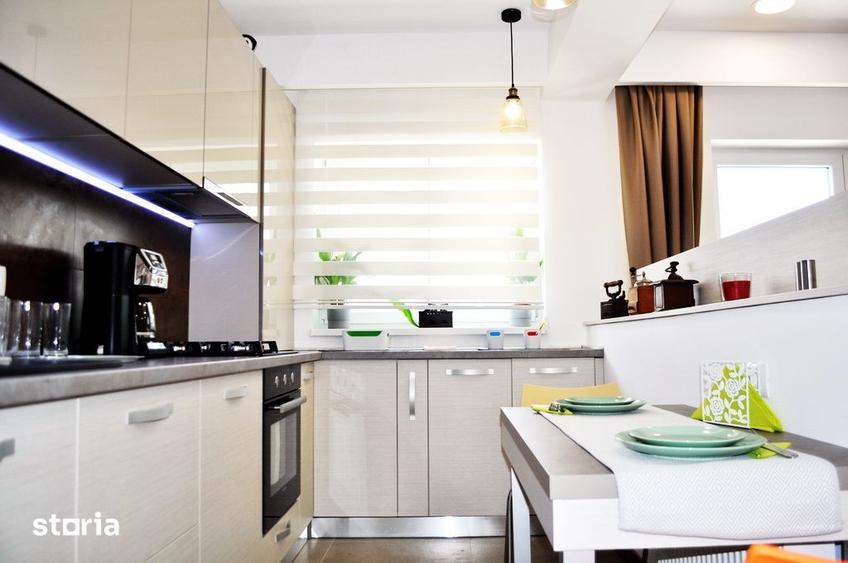 Casă cu 5 camere cu Teren 330 Mp în Ferme