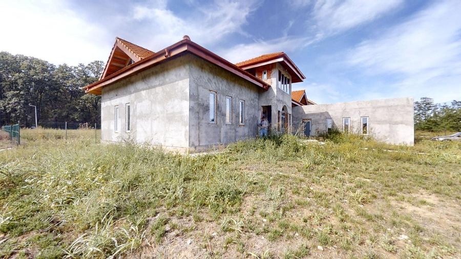 Casă individuală cu 4 camere cu Canalizare în Periș