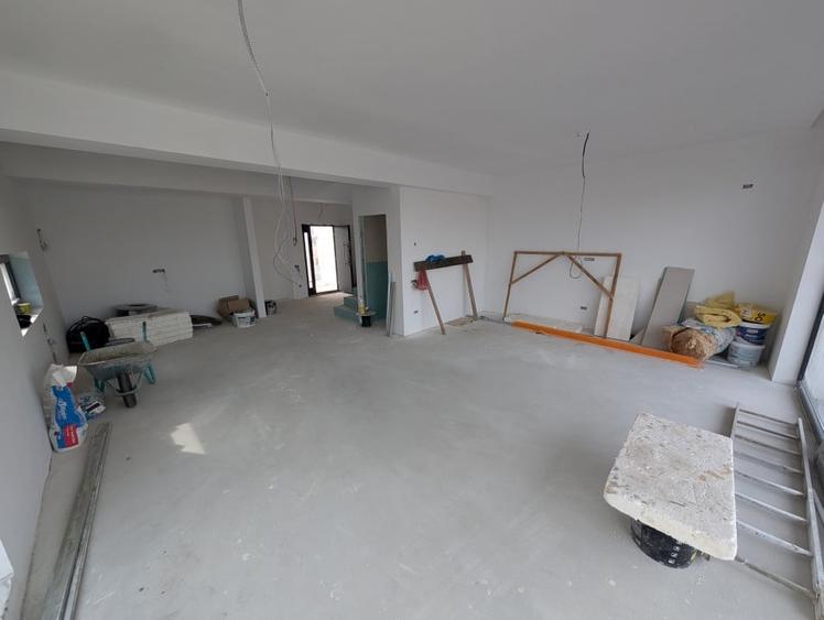 Casă individuală cu 4 camere cu Teren 350 Mp în Tunari
