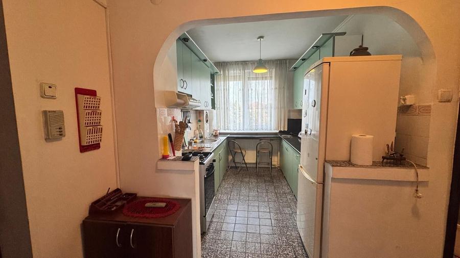 Apartament cu 3 camere decomandat în Dacia