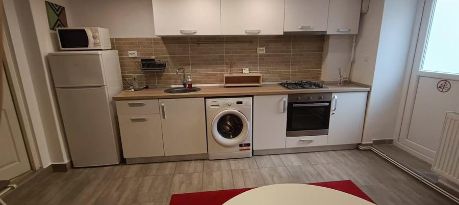 Apartament cu 2 camere nedecomandat, mobilat în Centrul Istoric