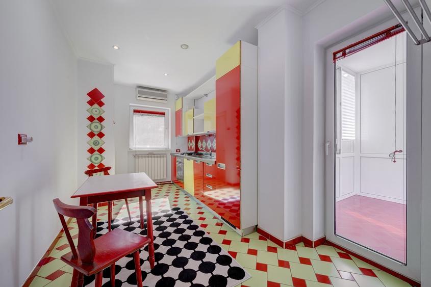 Apartament cu 4 camere decomandat, mobilat în Cotroceni