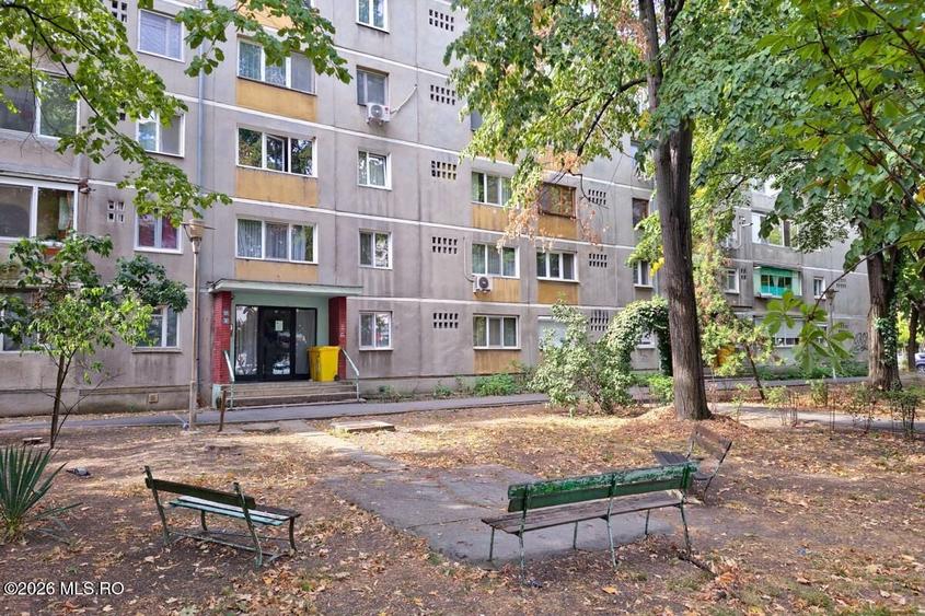 Apartament cu 4 camere decomandat în Gheorghe Lazăr
