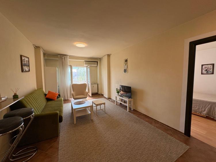 Apartament cu 2 camere semidecomandat în Decebal
