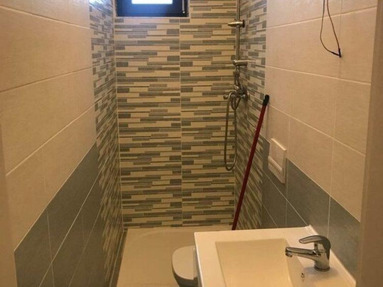 Casă individuală cu 3 camere cu Canalizare în Pârneava