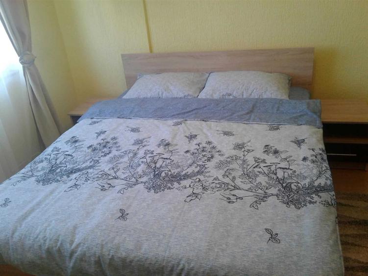 Inchiriez apartament 2 camere decomandat - 1