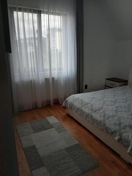 Casă cu 4 camere în Câmpului