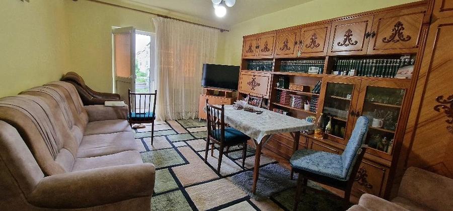 Apartament cu 4 camere decomandat în Mircea cel Bătrân