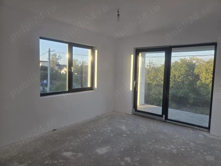 Casă cu 6 camere cu Teren 500 Mp în Spătaru