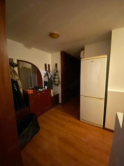 Apartament cu 3 camere decomandat, mobilat în Girocului