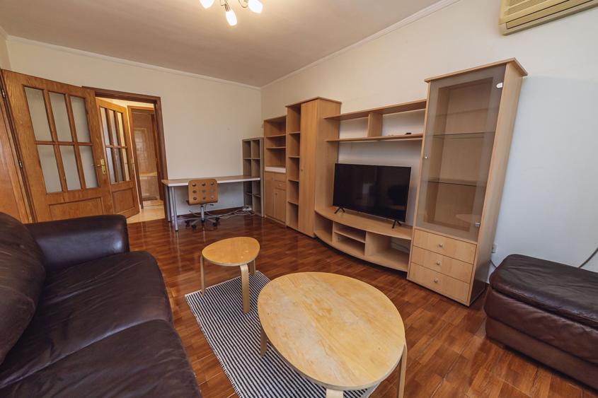 Apartament cu 2 camere semidecomandat, mobilat în Moșilor