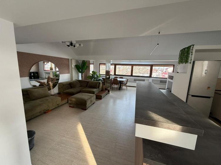 Apartament cu 4 camere decomandat, mobilat în Cotroceni