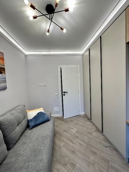 Apartament cu 3 camere decomandat, mobilat în Florești