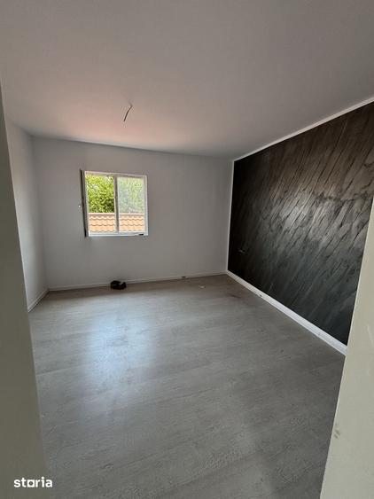 Casă cu 4 camere cu Teren 200 Mp în Central