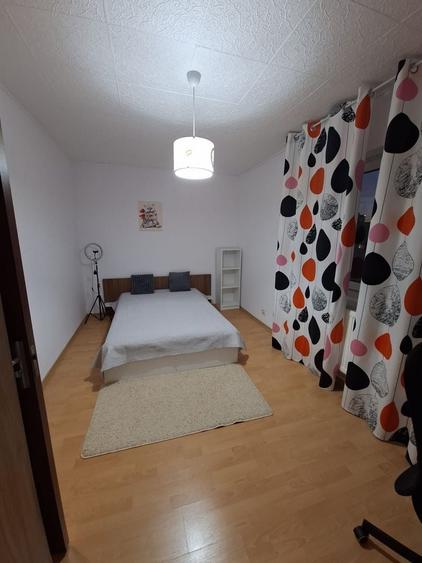 Apartament cu 3 camere decomandat, mobilat în Drumul Taberei