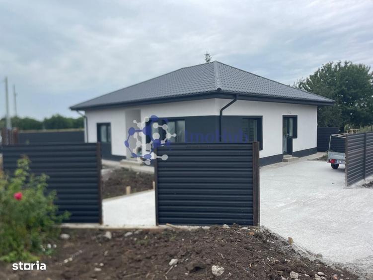 Casă cu 4 camere în Breazu