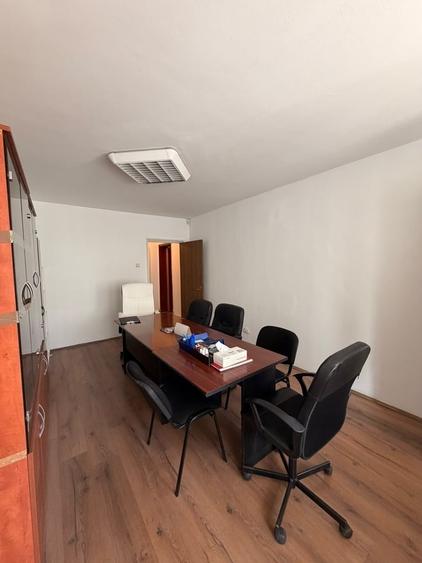 Apartament cu 3 camere semidecomandat în Pantelimon