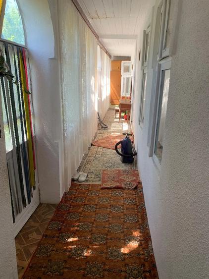 Casă cu 6 camere cu Teren 1900 Mp în Nana