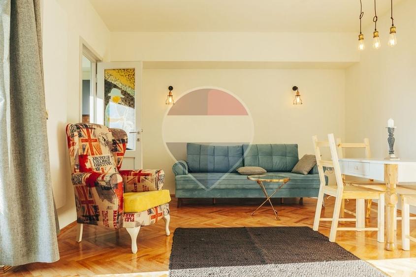 Apartament cu 2 camere decomandat în Universitate