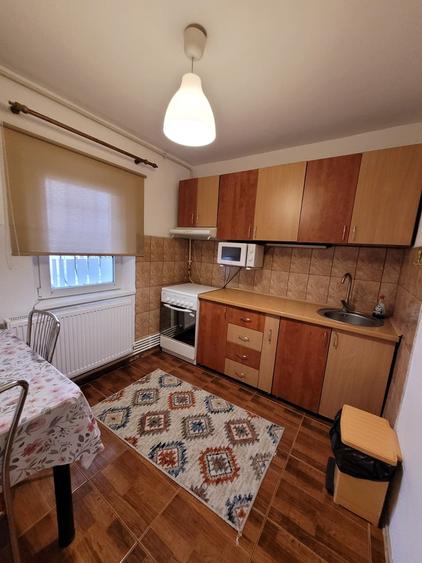 Navodari - str. Randunelelor - 2 camere decomandate -parcare privata  -420 E neg - 24