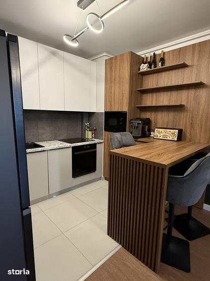 Apartament cu 3 camere semidecomandat în Rahova