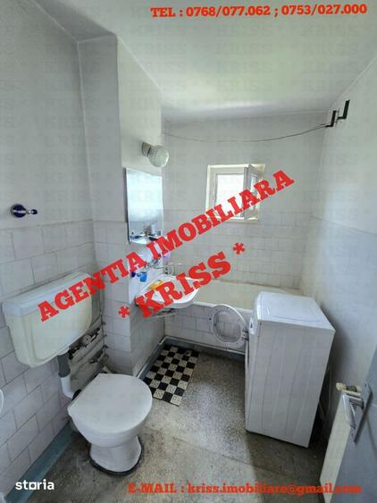 Apartament cu 3 camere decomandat în Craiovei
