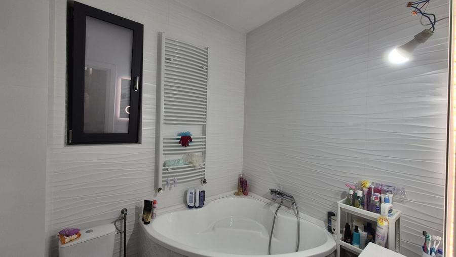Casă individuală cu 7 camere cu Canalizare în Drumul Sării