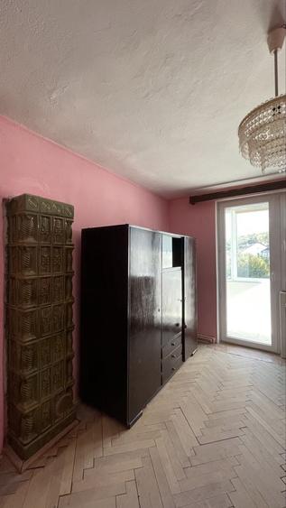 Apartament cu 3 camere decomandat în Baru