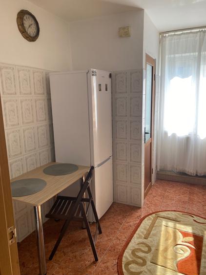 Apartament cu 2 camere semidecomandat în Banca Națională
