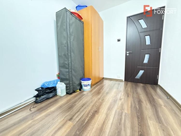Apartament cu 3 camere decomandat în Lipovei