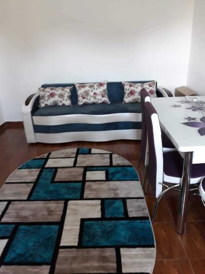 Vand apartament in orasul Marasesti, str. Garoafei, etajul 4 cu 3 camere. Apartamentul este bine intretinut si se vinde complet mobilat. - 4