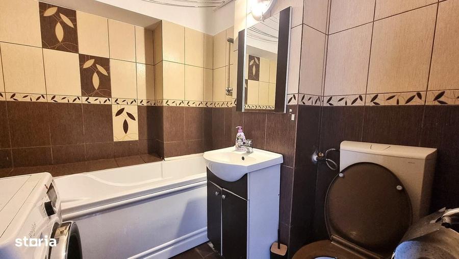 Apartament cu 3 camere decomandat în Nicolina