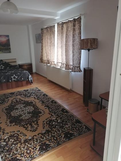 Casă cu Teren 700 Mp în Central