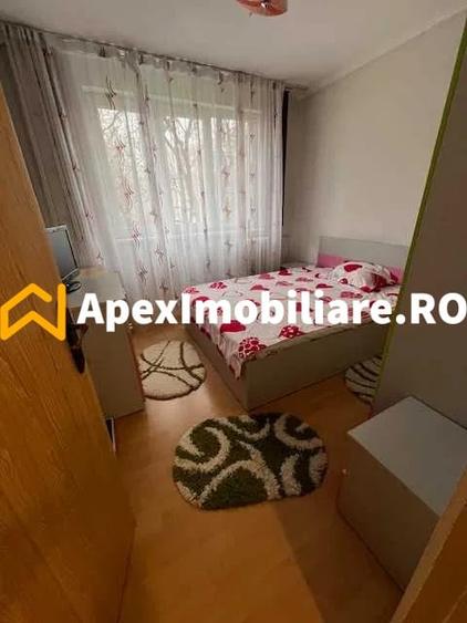 Apartament cu 3 camere semidecomandat, mobilat în Giurgiului