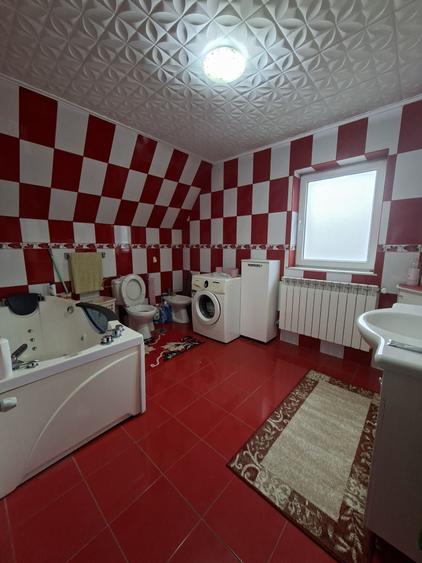 Casă cu 4 camere în Cârcea