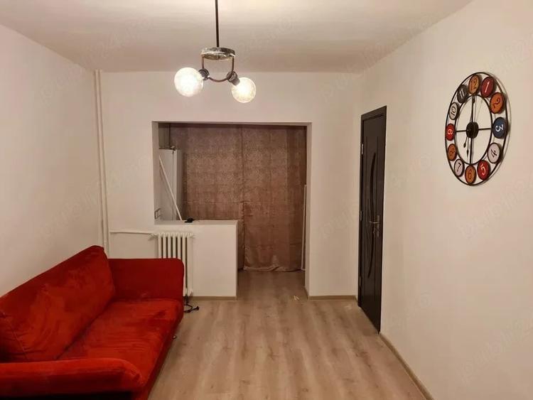 Garsonieră decomandată în Confecții