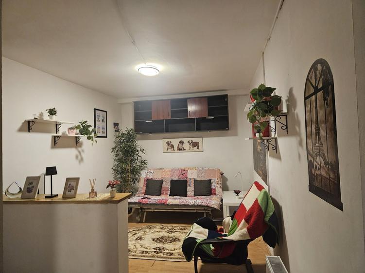 Apartament cu 2 camere semidecomandat în Central