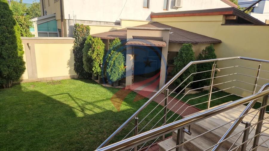 Casă individuală cu 5 camere cu Canalizare în Siloz