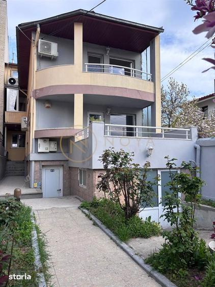 Casă cu 7 camere cu Teren 204 Mp în Grivița