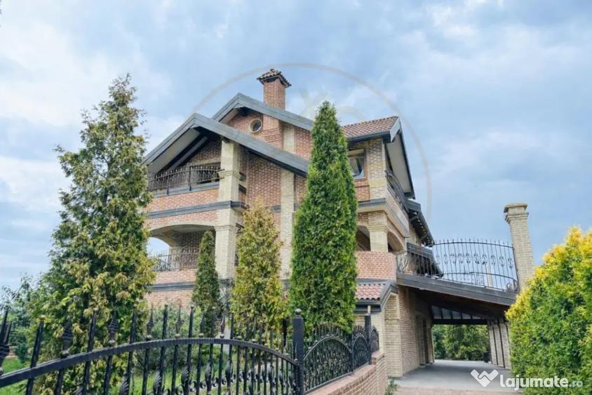 Casă cu 7 camere cu Teren 1229 Mp în Ștefănești