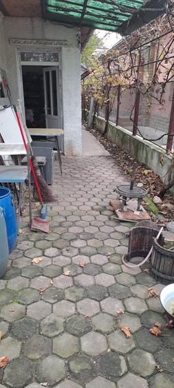Casă cu 2 camere în Central